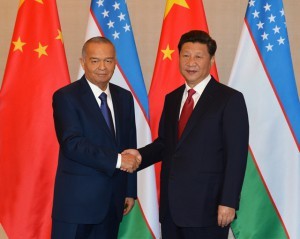 Präsident der Republik Usbekistan Islam Karimov ist am 2.September auf Einladung des Vorsitzenden der Volksrepublik China Xi Jinping in Peking eingetroffen